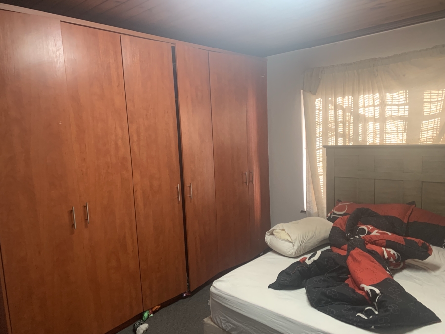 6 Bedroom Property for Sale in Table View Western Cape